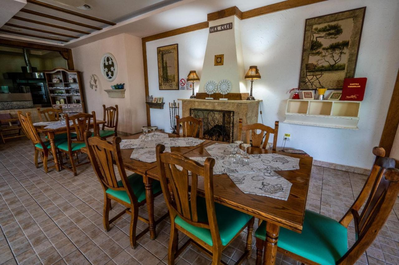 Hotel Tex Club Botosani Luaran gambar