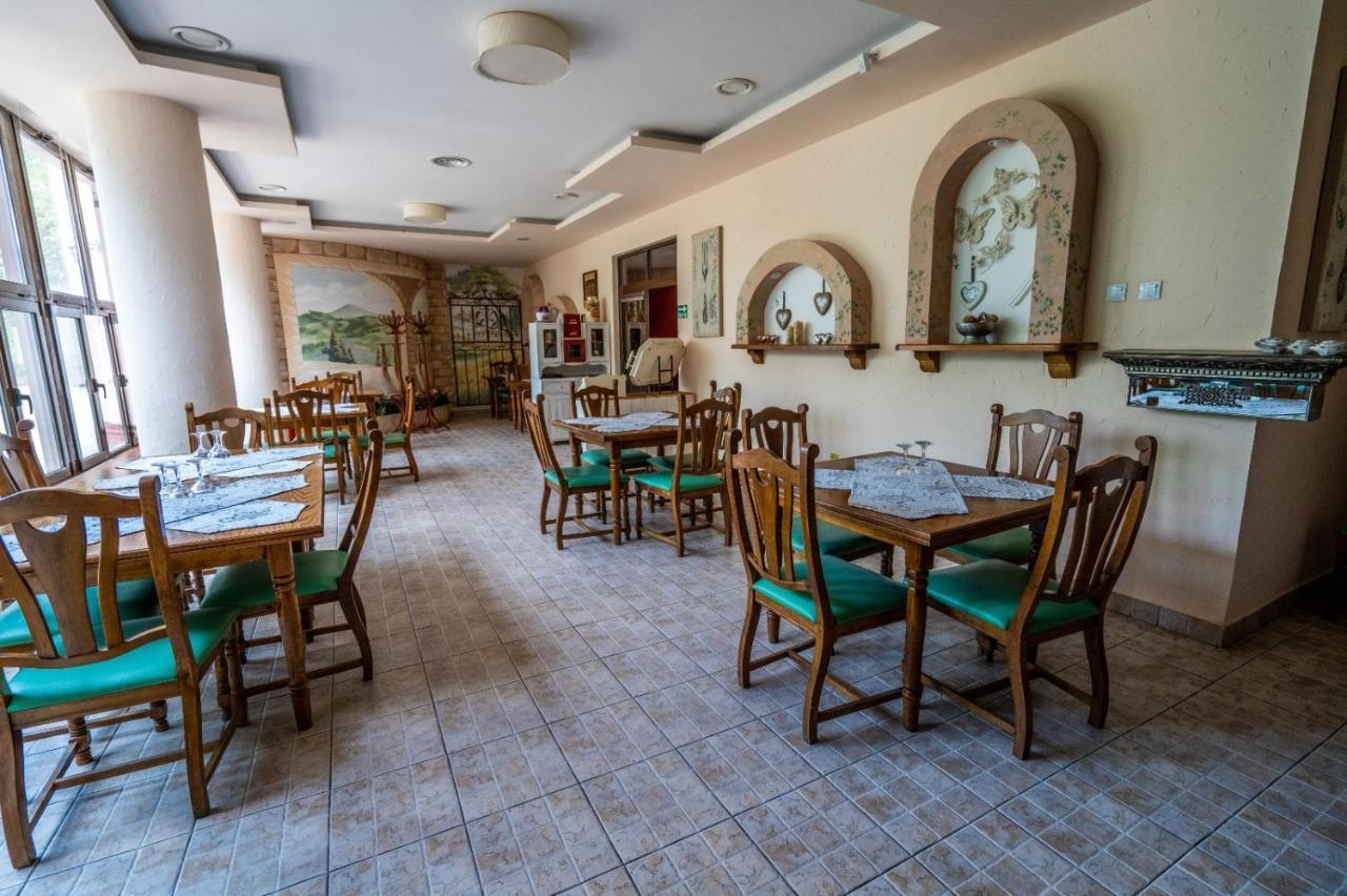 Hotel Tex Club Botosani Luaran gambar