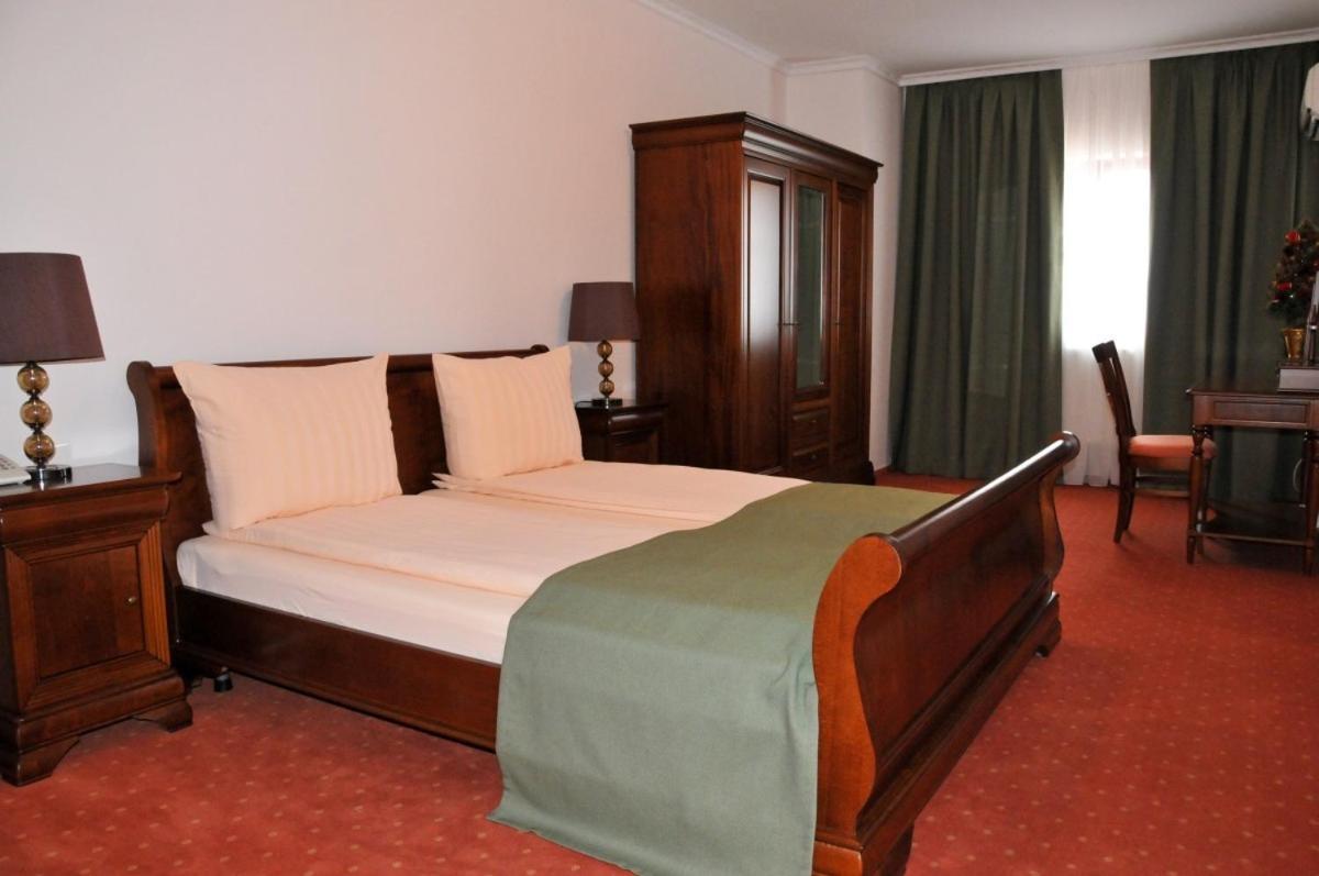 Hotel Tex Club Botosani Luaran gambar