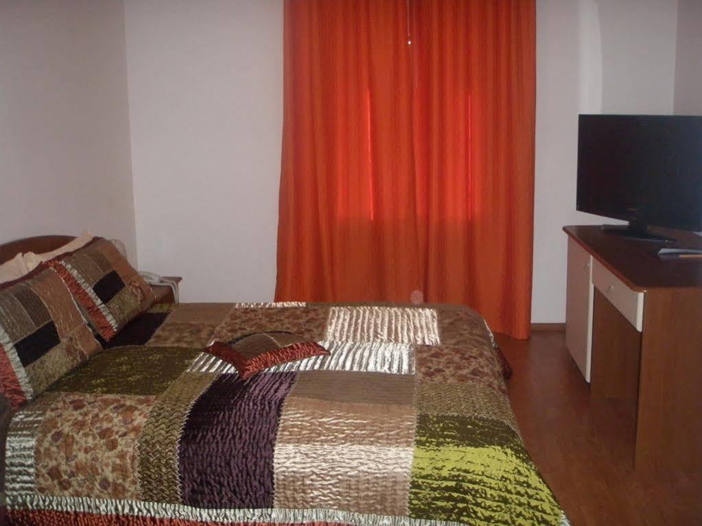 Hotel Tex Club Botosani Luaran gambar