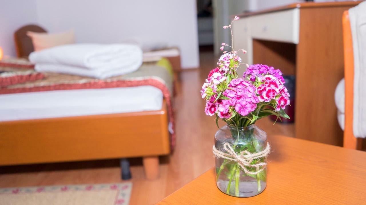 Hotel Tex Club Botosani Luaran gambar