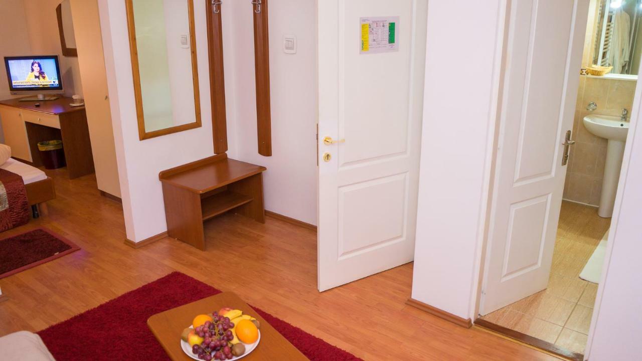 Hotel Tex Club Botosani Luaran gambar