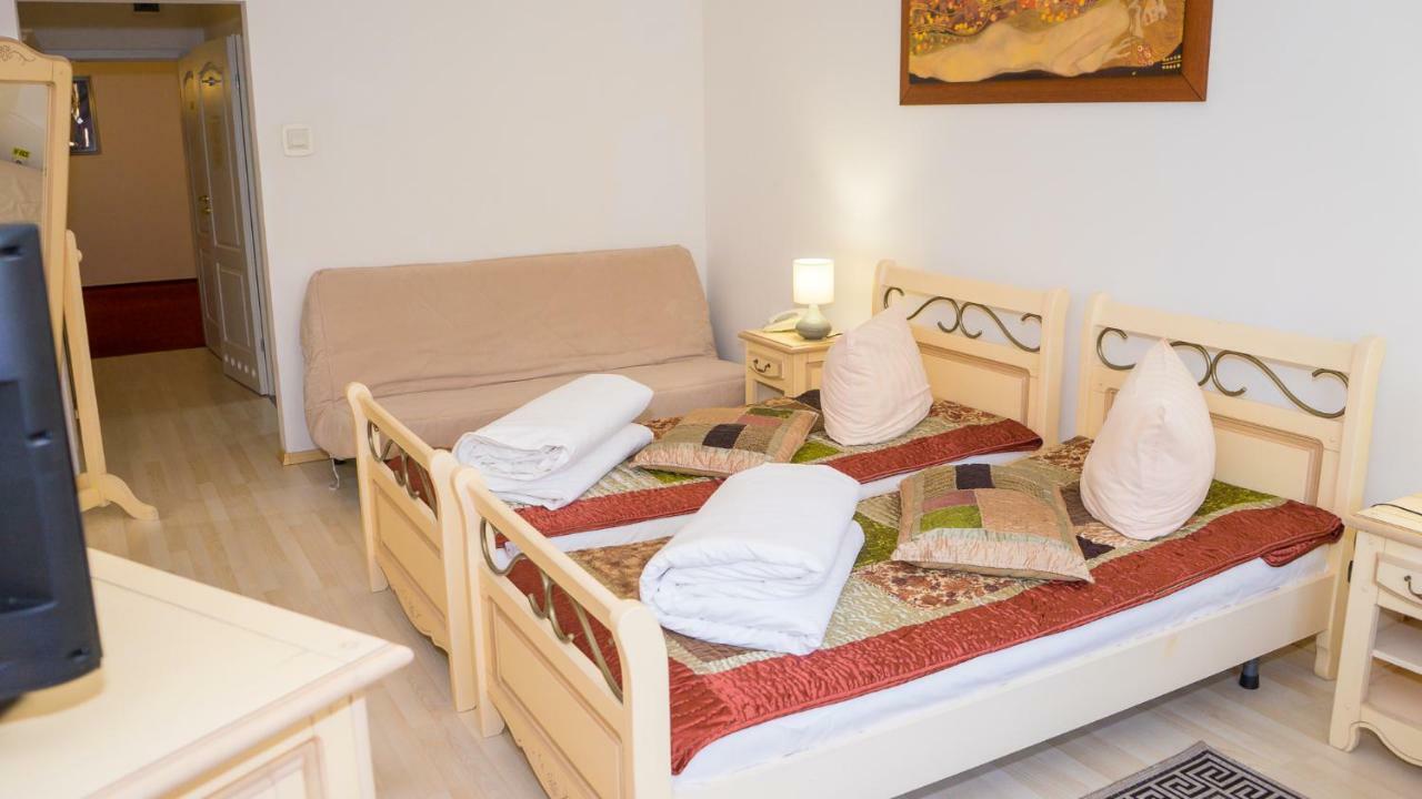 Hotel Tex Club Botosani Luaran gambar