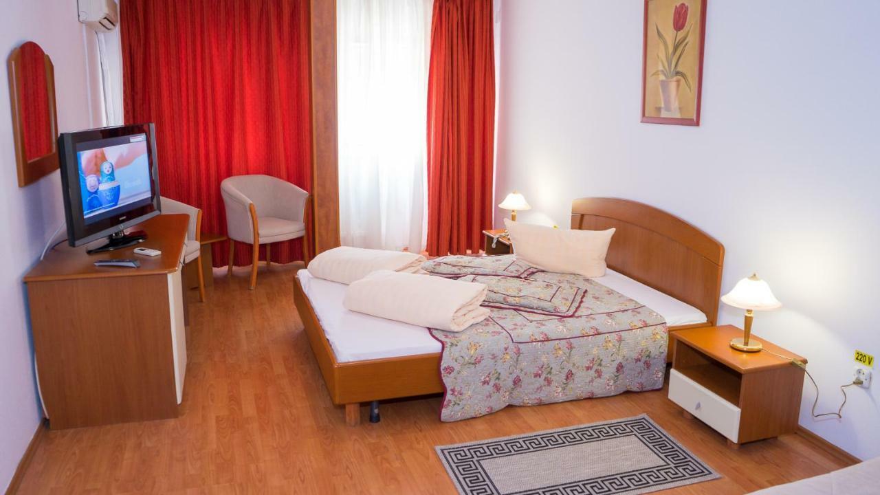 Hotel Tex Club Botosani Luaran gambar