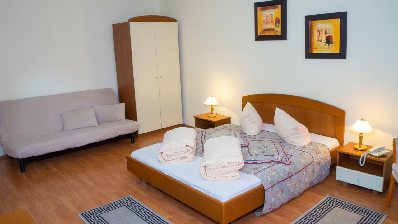 Hotel Tex Club Botosani Luaran gambar