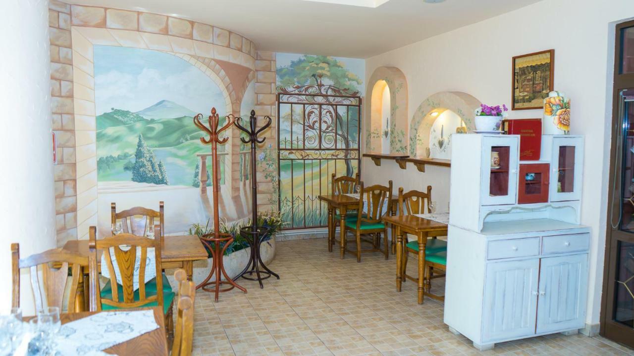 Hotel Tex Club Botosani Luaran gambar