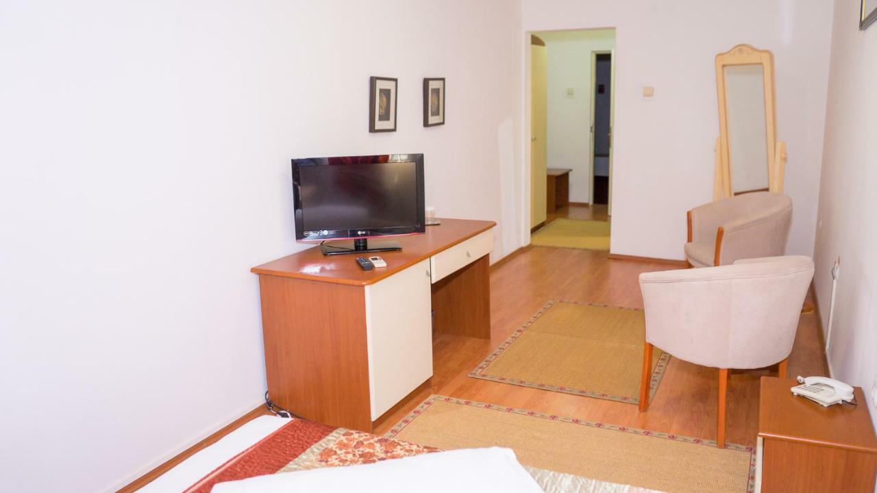 Hotel Tex Club Botosani Luaran gambar