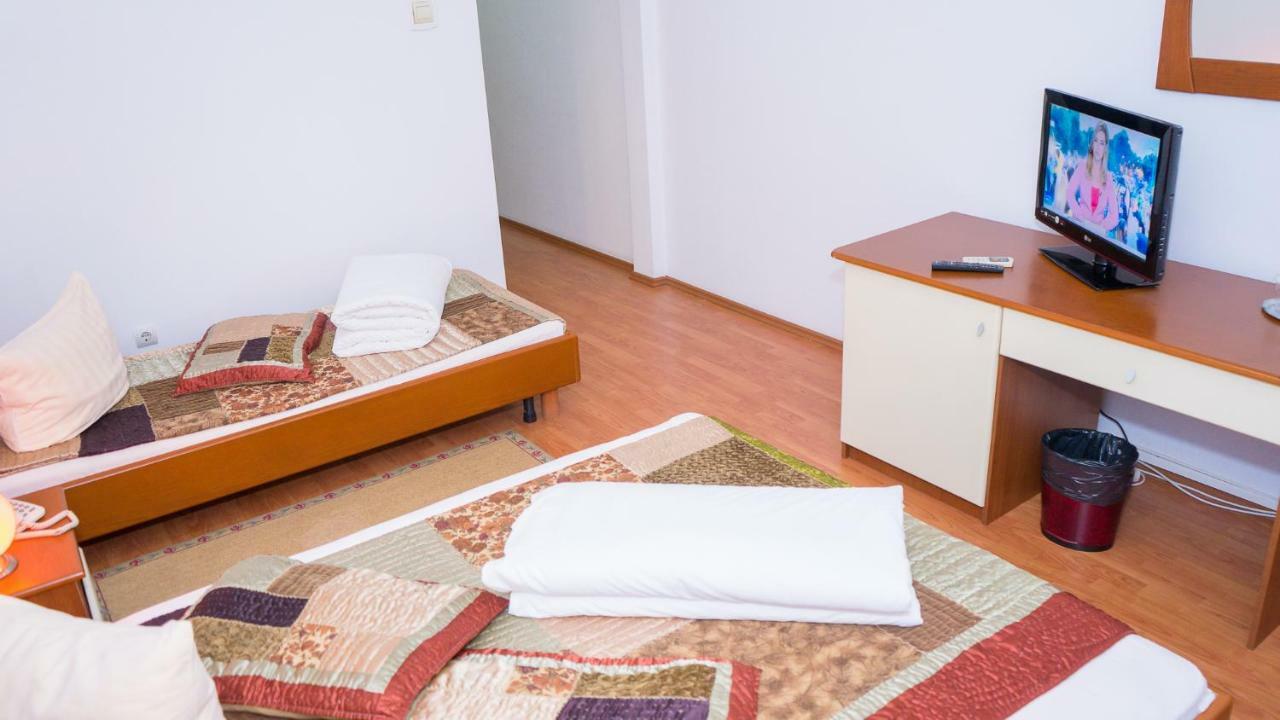 Hotel Tex Club Botosani Luaran gambar