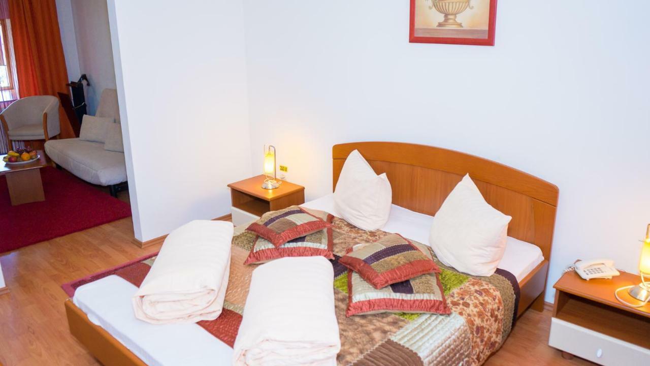 Hotel Tex Club Botosani Luaran gambar