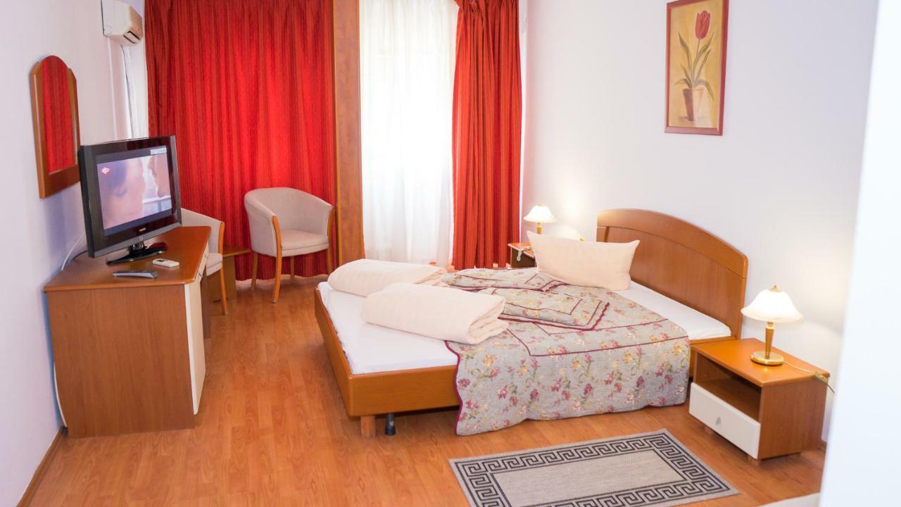 Hotel Tex Club Botosani Luaran gambar